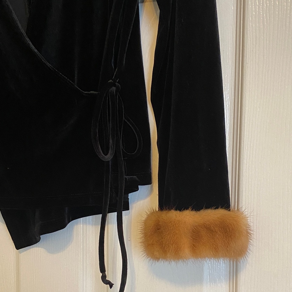 Old Money sophisticated whimsygoth Black Velvet Wrap Blazer with Faux Fur Cuffs - Picture 2 of 5